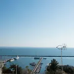 With Marina View Apartment *