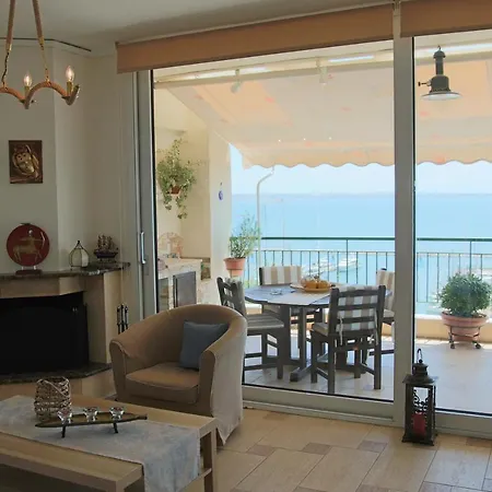 Apartment With Marina View
