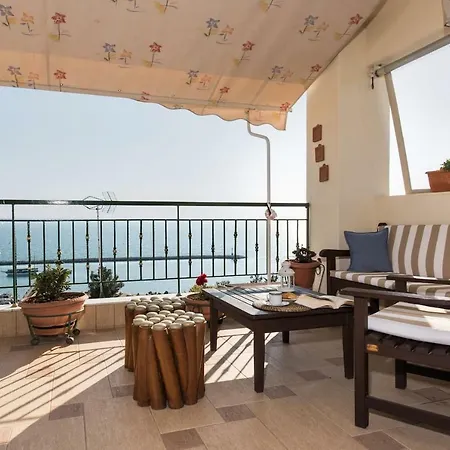 Apartment With Marina View