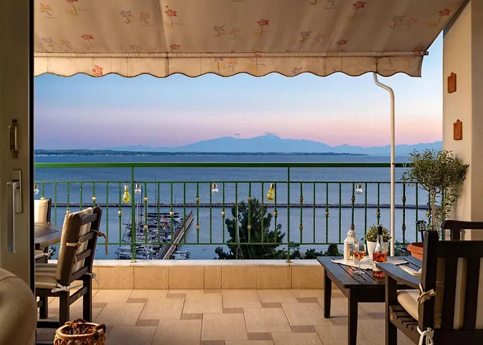 Daire With Marina View Selanik