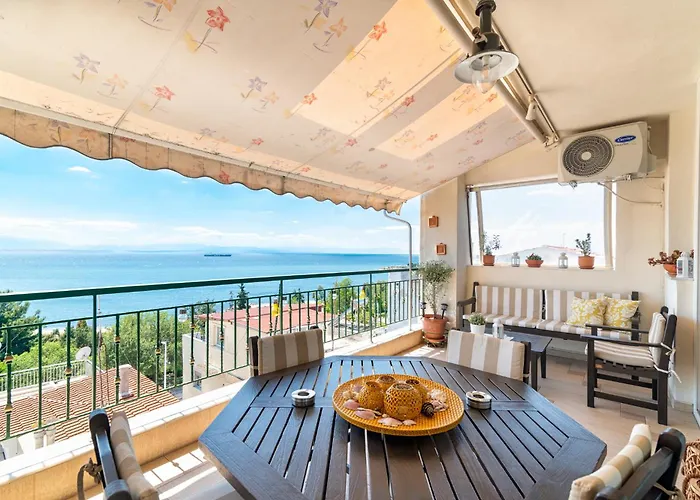 With Marina View Apartment