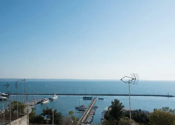 With Marina View Daire *